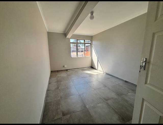 3 BEDROOM FLAT TO LET IN SEA VIEW